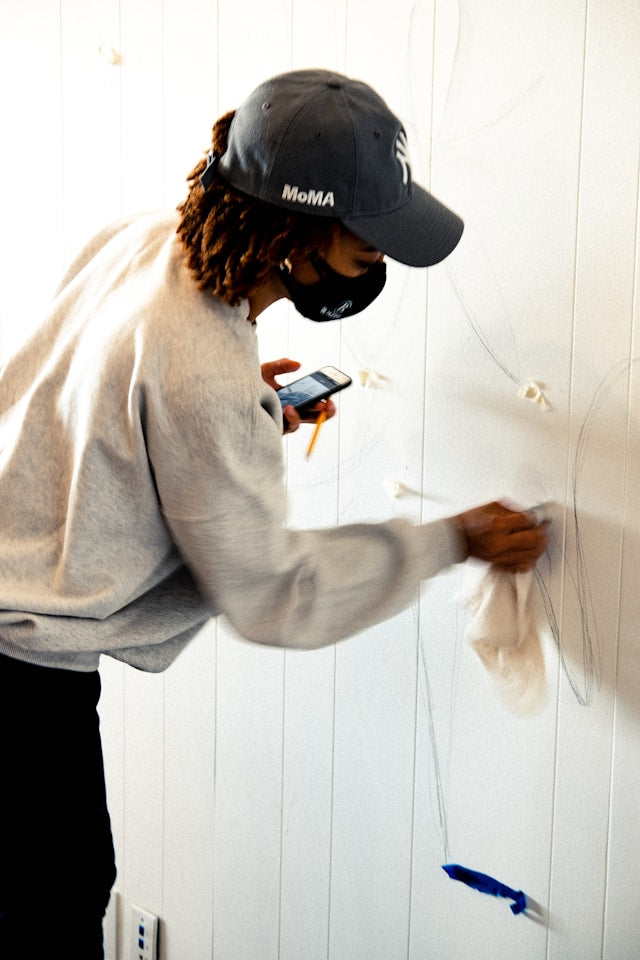 Peel-and-Stick Wall Decal Installation Guide: Surface Prep, Layout, Smoothing, and Removal