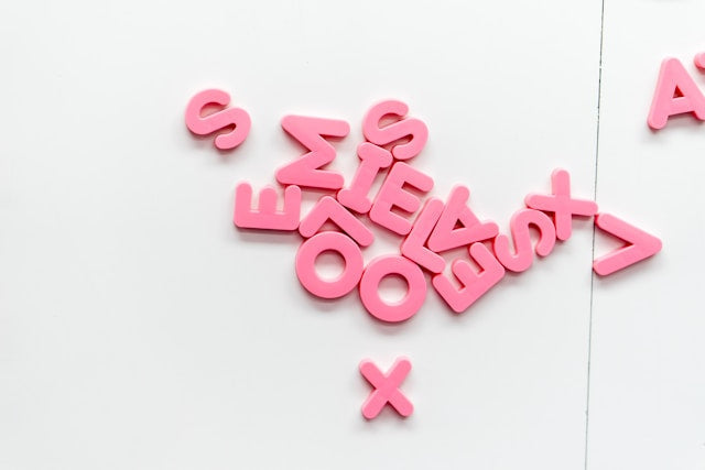 Alphabet Wall Decals for Nurseries and Classrooms: Layout, Letter Visibility, and Learning-Space Decor