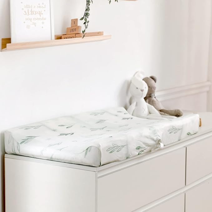 GRSSDER Stretch Ultra Soft Jersey Knit Changing Pad Cover Set 2 Pack, Change Table Pad Covers Fit 32"/34" x 16" Pads Safe and Snug, Stylish Watercolor Animals for Baby, Mint Green
