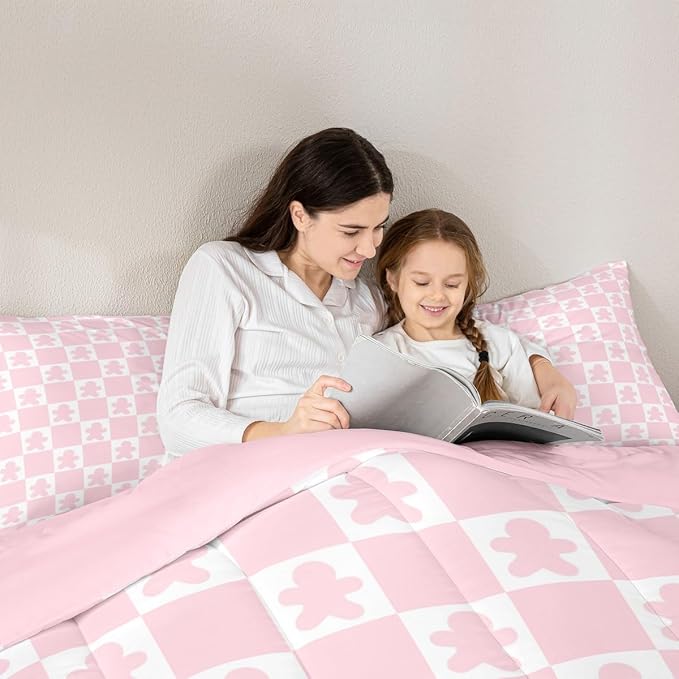 Feelyou Christmas Bedding Set Soft for Boys Girls,Checkered Comforter Set Full Gingerbread Man Duvet Quilt Microfiber Xmas Decorations Bedroom Decor Pink 3 Pcs with 2 Pillow Cases Soft Lightweight