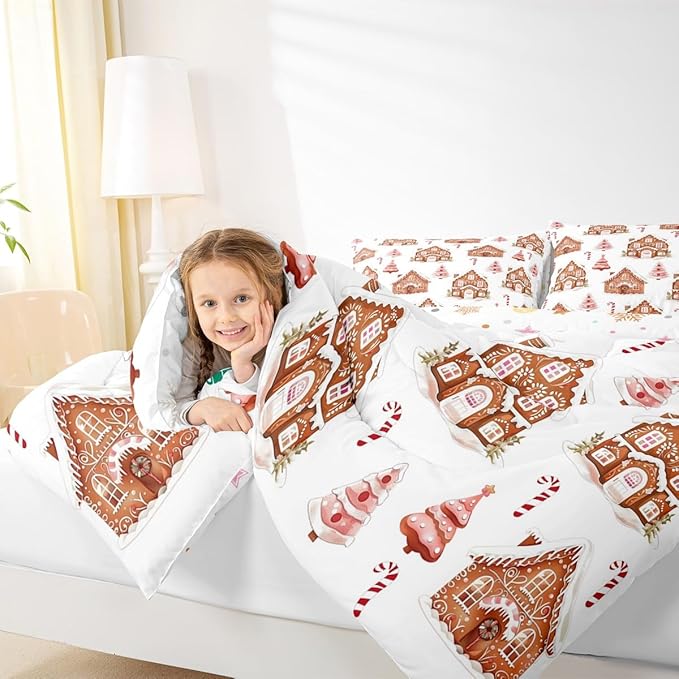 Feelyou Merry Christmas Comforter Set Toddler Size Gingerbread House Bedding Set for Kids Boys Girls Xmas Tree Duvet Quilt Candy Cane Bedroom Decor Microfiber 2 Pcs with 1 Pillow Cases