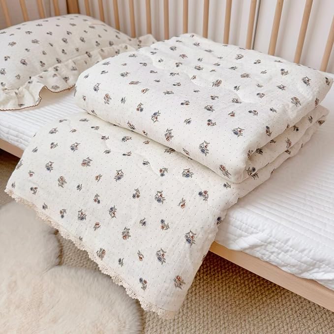 BuLuTu Musiln Cotton Kids Quilt Twin Size Bed Blanket Chic Pansy Floral Print Comforter for Girls Boys Children Bedroom, Soft Breathable Kids Comforter with Lace Edges, 60x78 Inches