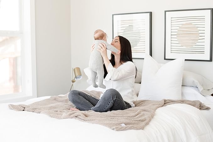 SARANONI Bamboni Luxury Throw Blanket | Oversized Super Soft Plush Home Decorative Comfy Blankets for Couch or Bed | Taupe - X-Large 60” x 80”