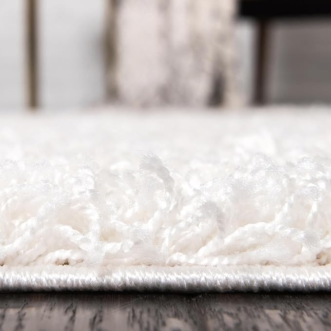 Unique Loom Solid Shag Collection Area Rug (3' 3" x 5' 3" Rectangle, Snow White)