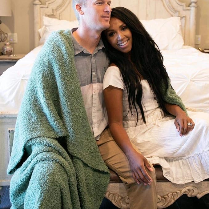 SARANONI Bamboni Luxury Throw Blanket | Oversized Super Soft Plush Home Decorative Comfy Blankets for Couch or Bed | Olive - X-Large 60” x 80”