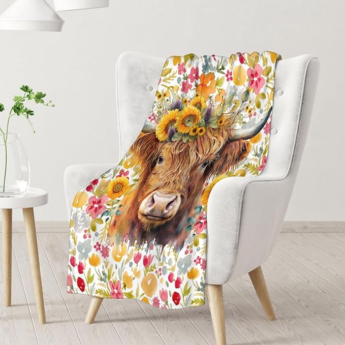 Highland Cow Blanket Gifts - 50x40 Inches Vintage Throw Blanket for Women, Girls - Colorful Soft Fuzzy Blankets for Crib Couch & Travel - Aesthetic Highland Cow Gift Idea