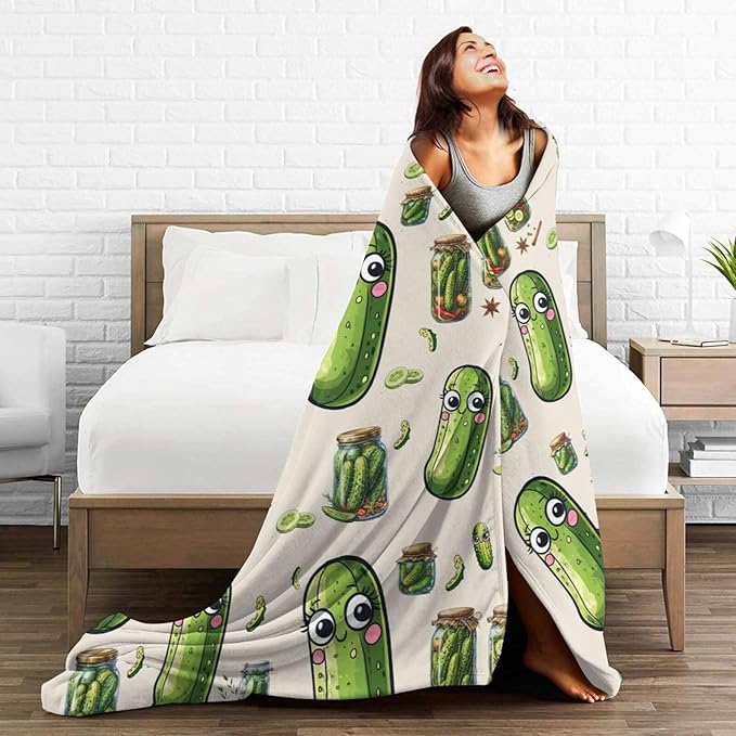 Pickle Fleece Blanket Funny Pickled Cucumber Throw Blankets for Girls Women Super Soft Warm Flannel Cartoon Food Throws Gifts for Kids Cozy Fuzzy Plush Stuffed Couch Bed Bedding Decor 80"x60"