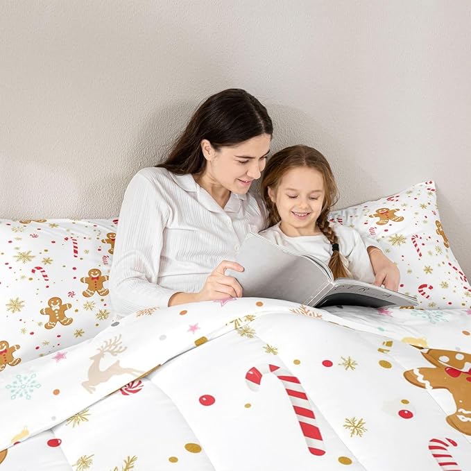 Feelyou Cute Gingerbread Man Comforter Set Full Size Candy Cane Bedding Set for Kids Boys Girls Golden Snowflake Duvet Quilt Christmas Pattern Bedroom Decor Festive Design 3 Pcs with 2 Pillow Cases
