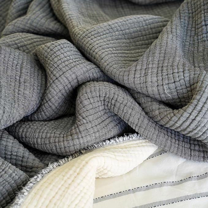 Christmas Muslin Comforter – Cotton Muslin Blanket with Soft Fiber Filling, Breathable & Cozy Muslin Throw Blanket, Reversible Holiday Quilt (Charcoal Gray, King (U.S. Standard))