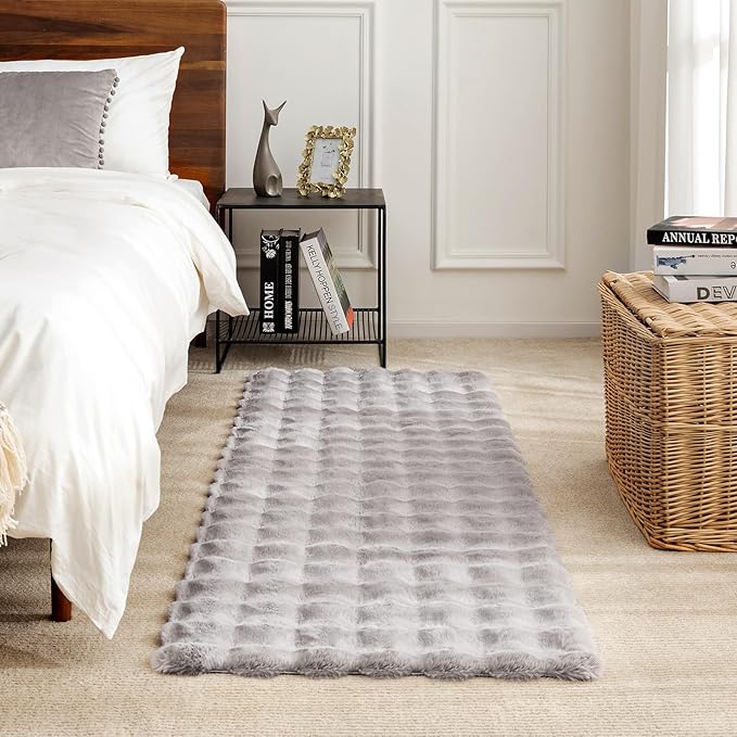 Ashler Faux Rabbit Fur Rug, Light Grey 5x7 FT Fluffy Soft Area Rug, Rectangle Fuzzy Carpet for Living Room, Bedroom, Machine Washable Shaggy Nursery Rug - 3D Bubble Rug