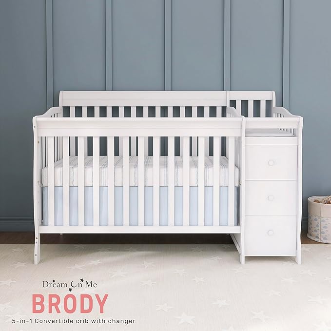 Dream On Me Brody 5-in-1 Convertible Full-Size Baby Crib & 3-Drawer Changer in White, Pinewood, GreenGuard Gold & JPMA, 1” Changer Pad, 3 Mattress Heights, Converts to Toddler & Full Size Bed