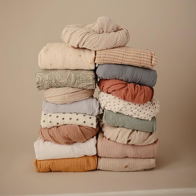 mushie Extra Soft Muslin Fitted Crib Sheet | 192 Thread Count | 28"x 52" (Kites)