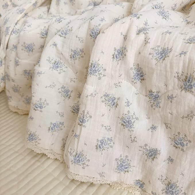 BuLuTu Chic Shabby Blue Flower Print Kids Quilted Blanket Muslin Cotton Toddler Quilt with Lace Edges Soft Lightweight Kids Comforter for Girls Boys, All Seasons, 60x78 Inches