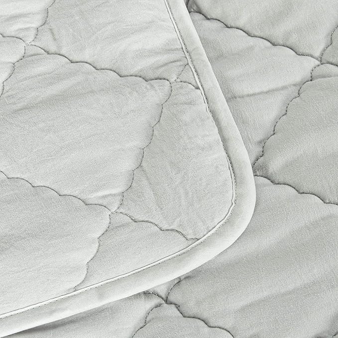 FLXXIE Machine Washable Microfiber Down Alternative Oversized Toddler Comforter, Super Soft and Lightweight Kids Crib Quilted Blanket for Stroller, Travel, 43x60 Inches, Light Grey
