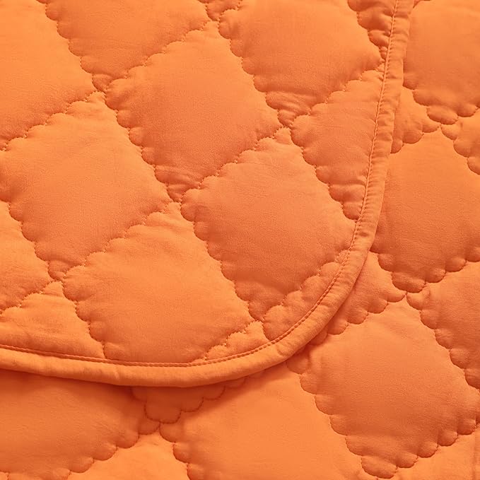 FLXXIE Machine Washable Microfiber Down Alternative Oversized Toddler Comforter, Super Soft and Lightweight Kids Crib Quilted Blanket for Stroller, Travel, 43x60 Inches, Orange